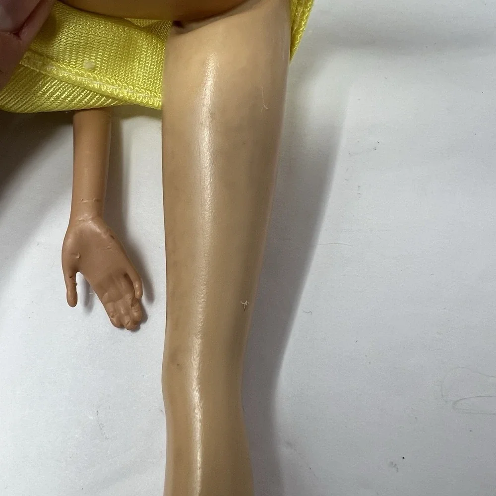 Barbie Fashionistas‎ Doll Ooak 1999-2005 blonde hair in Yellow Dress